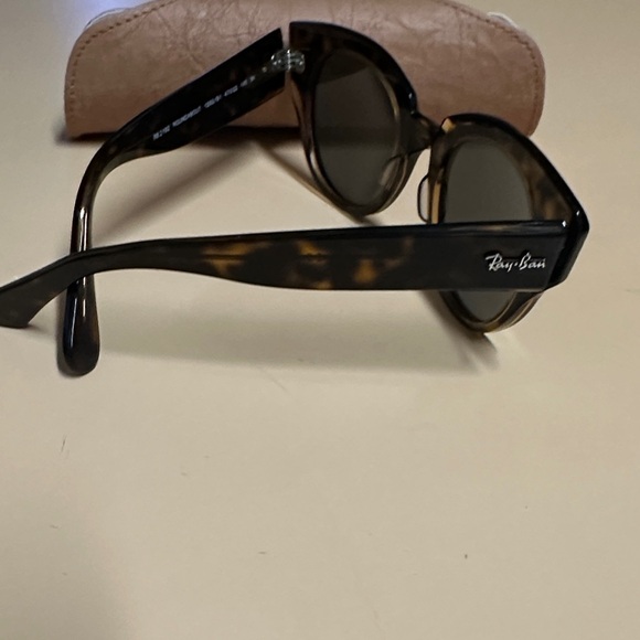 Ray-Ban Brown Tortoise Roundabout Sunglasses main image 4